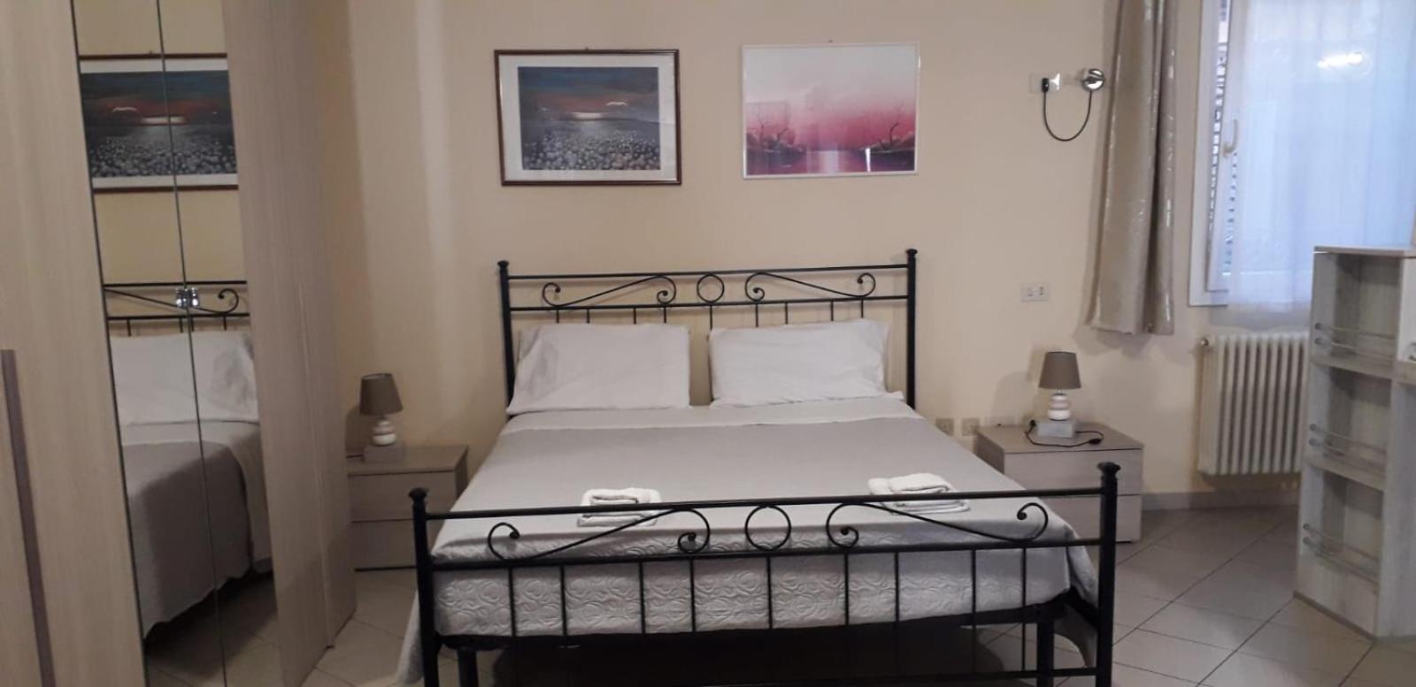 Casa Vacanze Iris, Appartamento Turistico ราเวนนา ภายนอก รูปภาพ