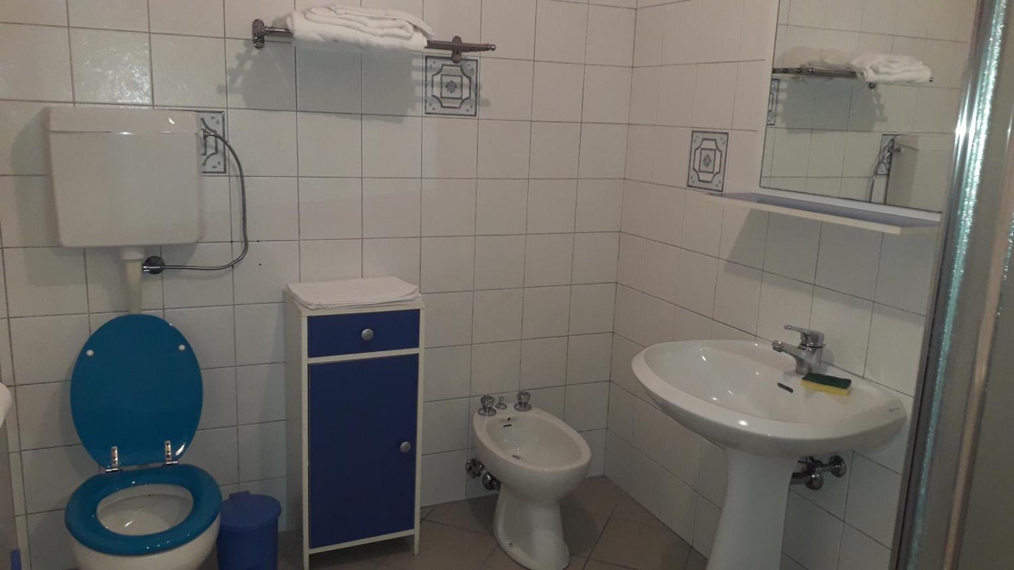 Casa Vacanze Iris, Appartamento Turistico ราเวนนา ภายนอก รูปภาพ